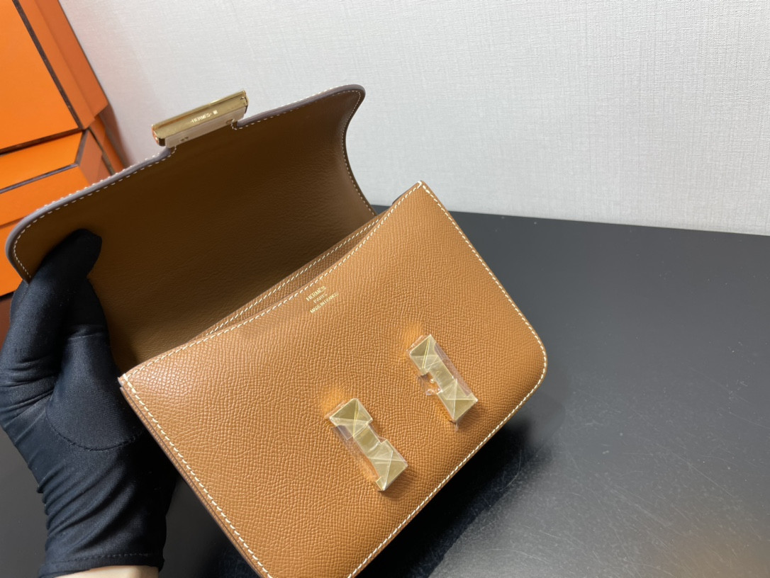 Hermès Constance 19 Epsom Gold Hardware 7.25" x 6.25" x 2.25"