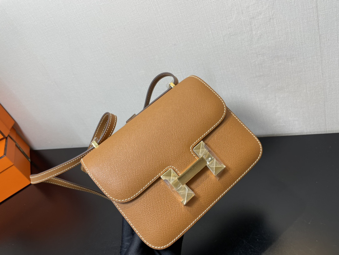 H**mes constance 24 epsom leather gold hardware 9.4"x5.9"x3"