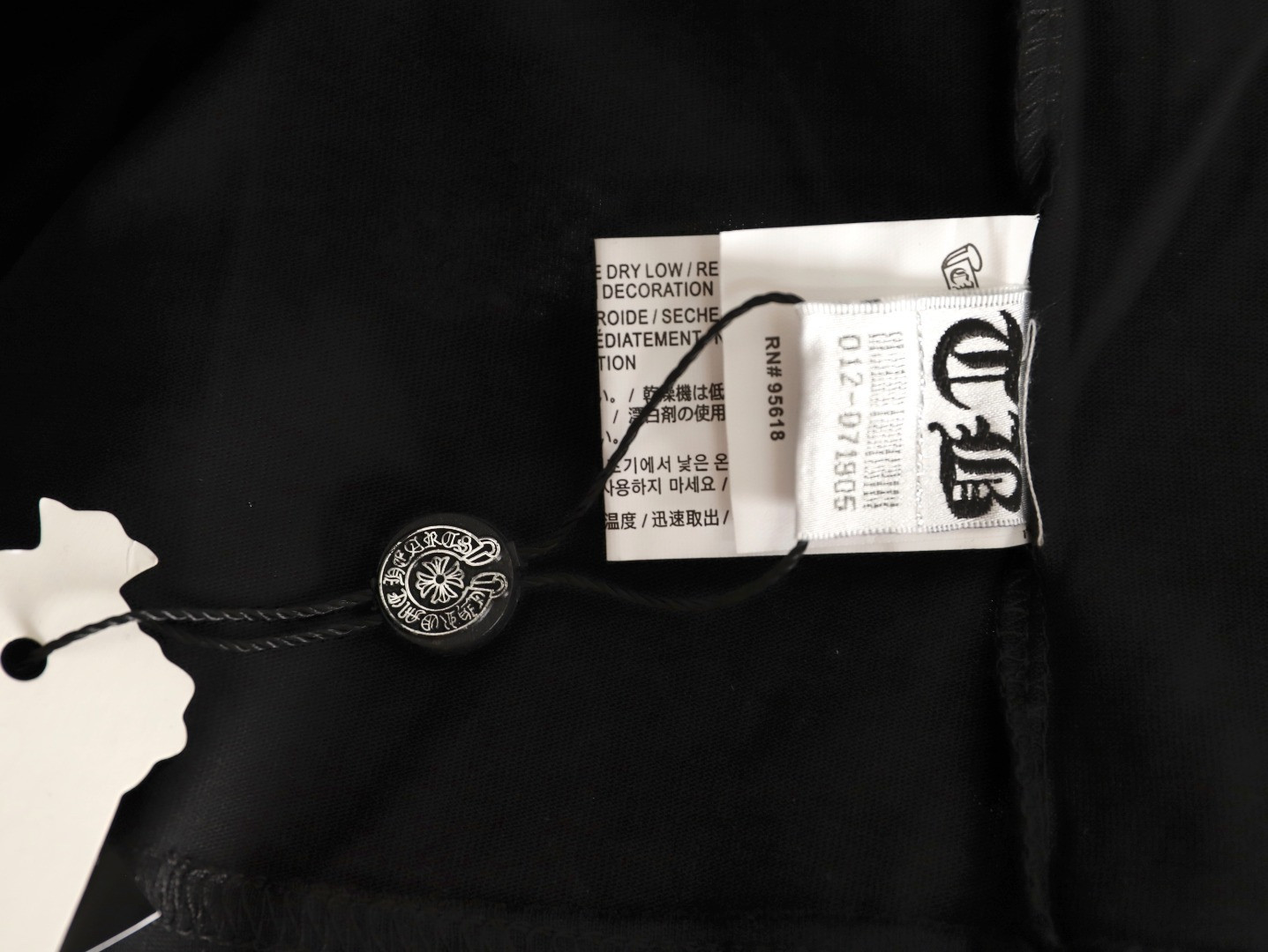 Ch**me He**ts 25fw long-sleeved t-shirt