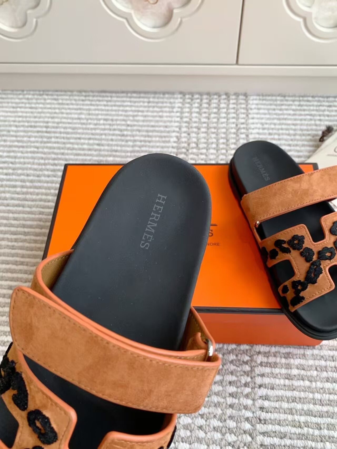 UA Hermès Chypre Sandal