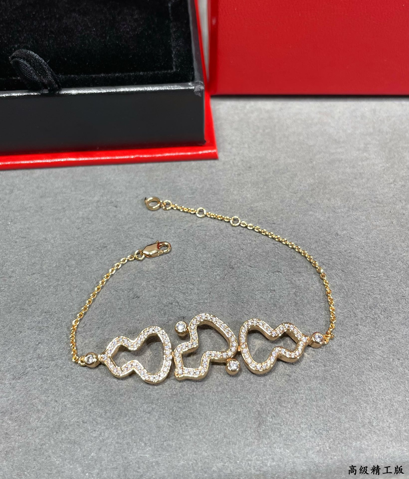 qeelin triple gourd full Di*m*nd bracelet