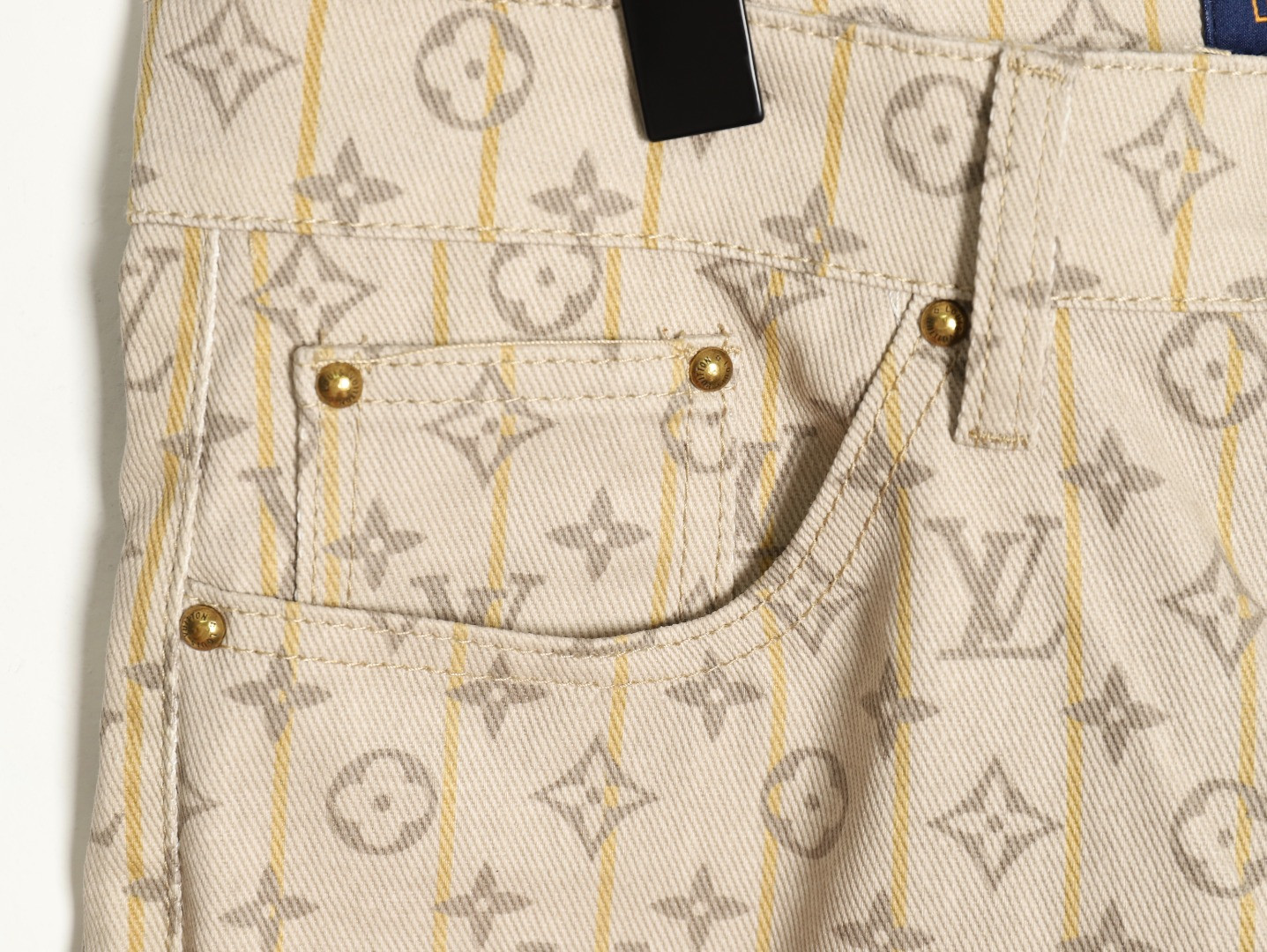 l0*is V*t0n lv shorts