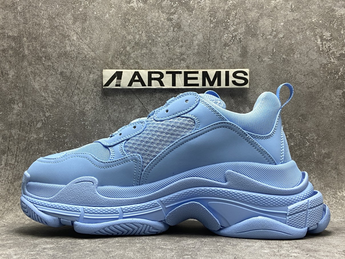 Balenciga Triple S Light Blue