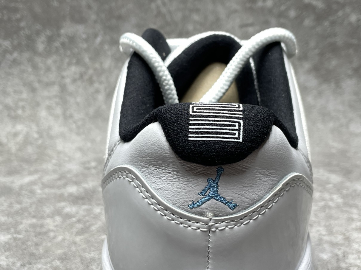 Air Jordan 11 Retro Low Legend Blue