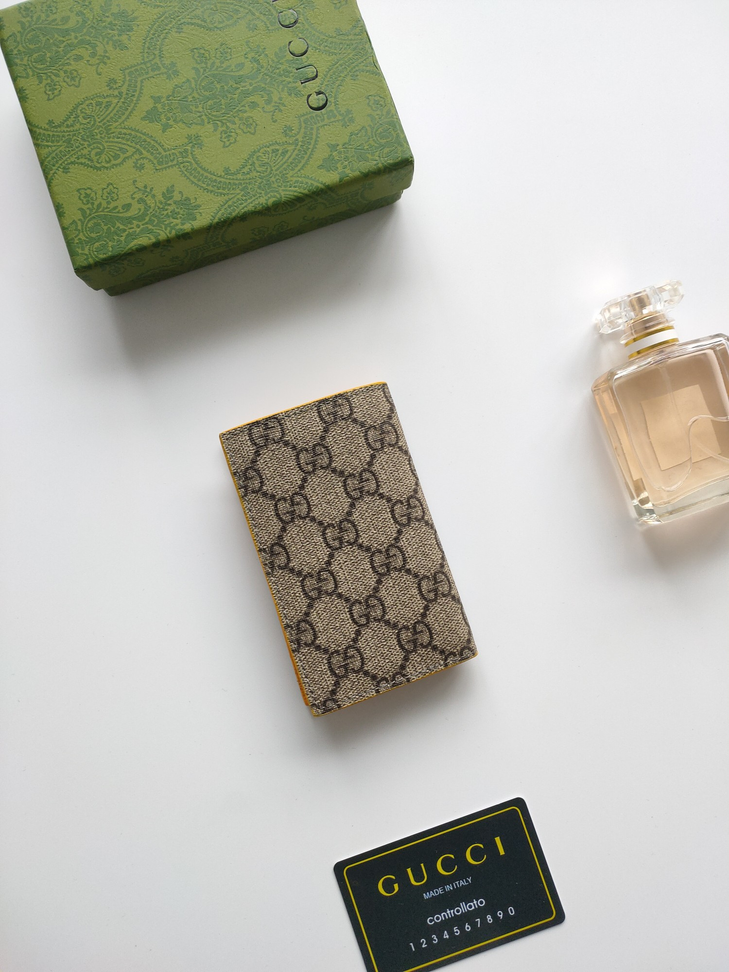 G*u*i gg card case wallet