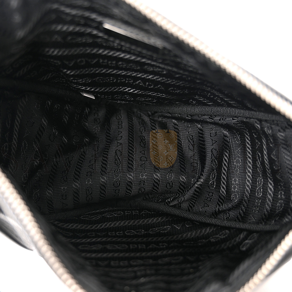 Pra*a grace lux triangle shoulder bag black (25*15*11cm)