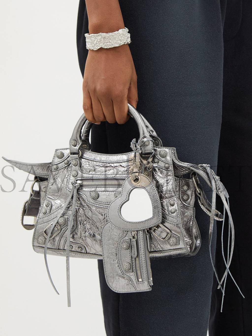 Ba*len*cia*ga silver neo cagole city xs leather bag matchesfashion us (25.6*17*11.1cm)